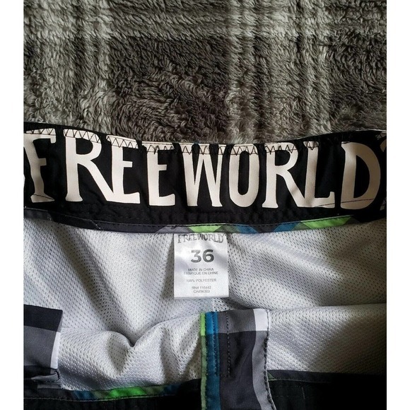 Free World Board Shorts Mens Size 36 Green Blue Plaid Drawstring Pocket Swim‎ - Picture 2 of 7